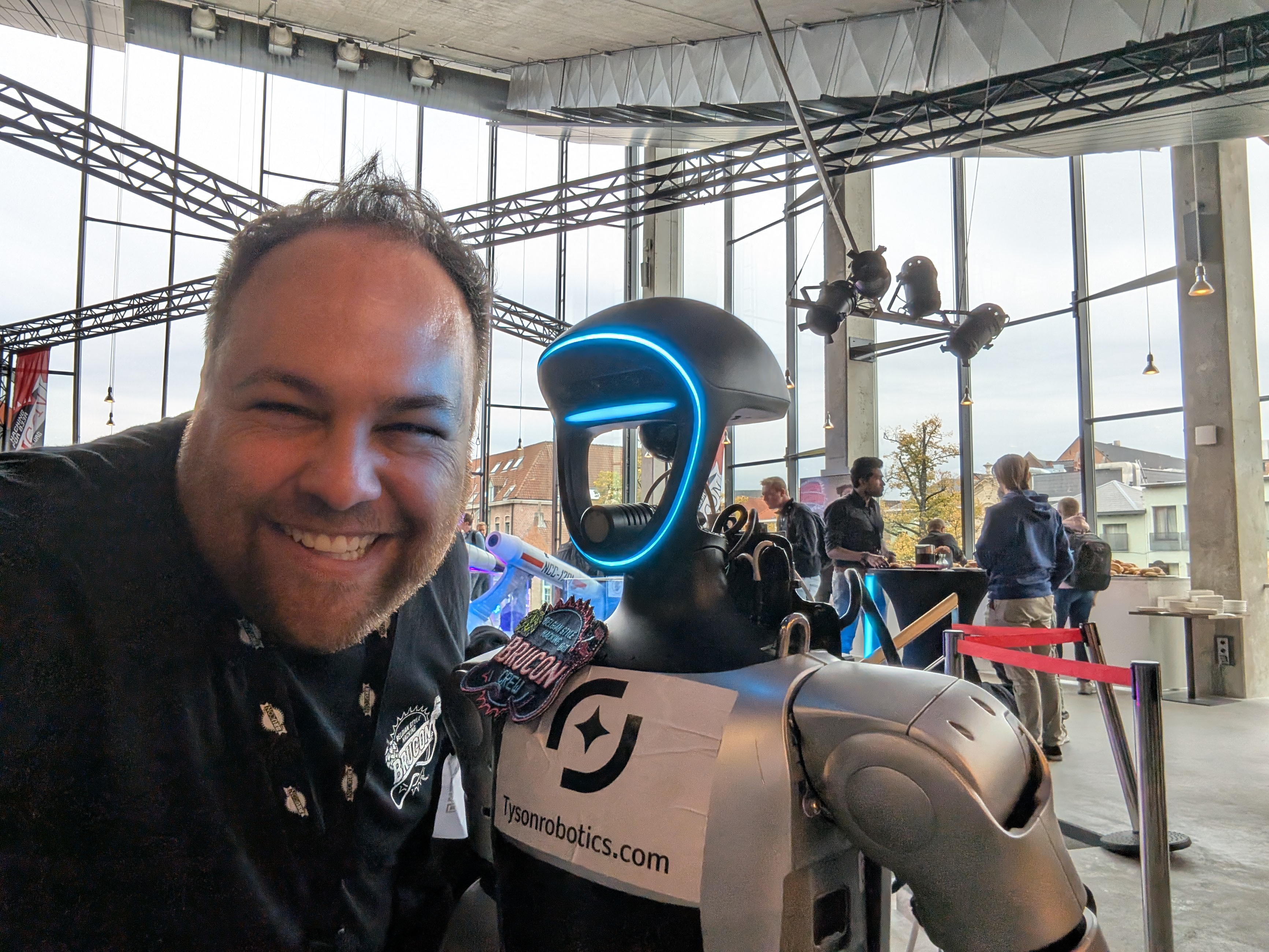 Adam with robot at BruCON